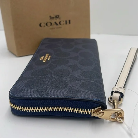 Coach Long Zip Around Wallet Wristlet In Signature Canvas Gold/DENIM MULTI
NWT - Picture 13 of 16